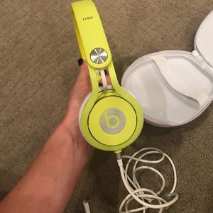 Beats by Dre - Mixr - Neon Yellow